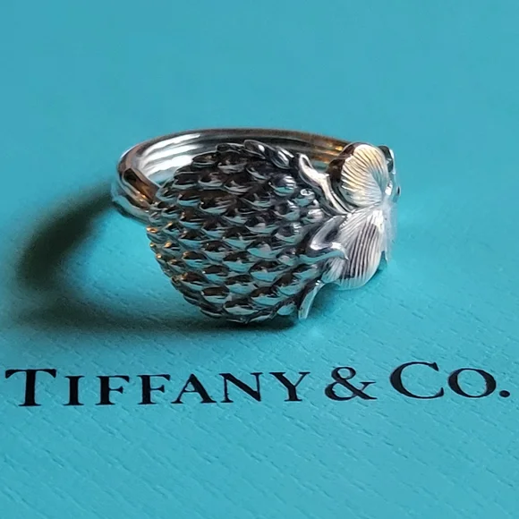 1885 Tiffany & Company Clover Spoon Ring 59 - Picture 9 of 16